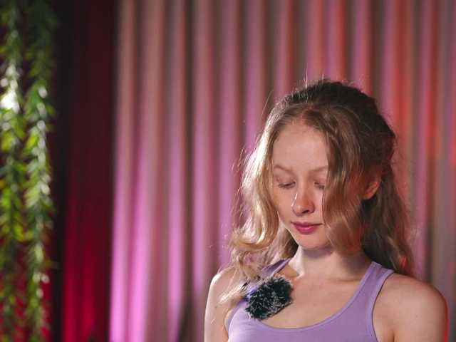 MiaVebes's BongaCams show and profile