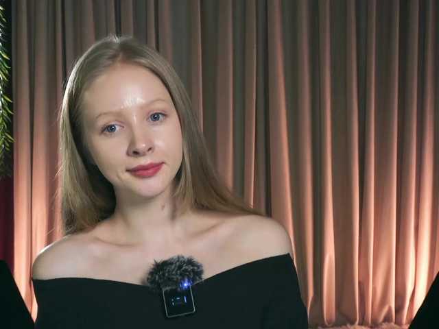 MiaVebes's BongaCams show and profile