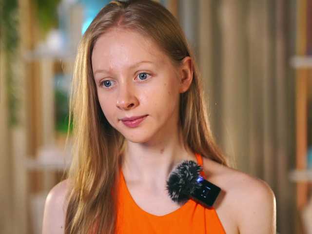 MiaVebes's BongaCams show and profile