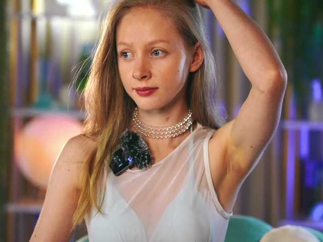 MiaVebes's BongaCams show and profile