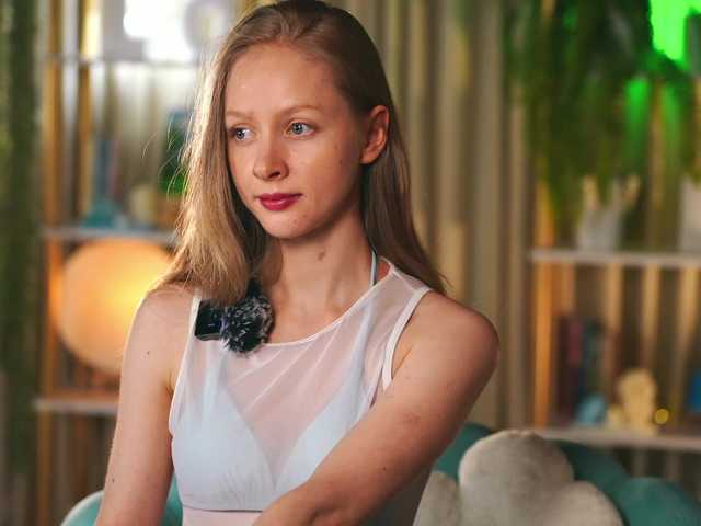 MiaVebes's BongaCams show and profile