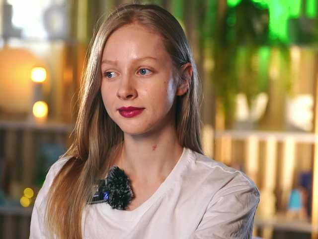 MiaVebes's BongaCams show and profile