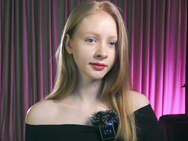 MiaVebes's BongaCams show and profile