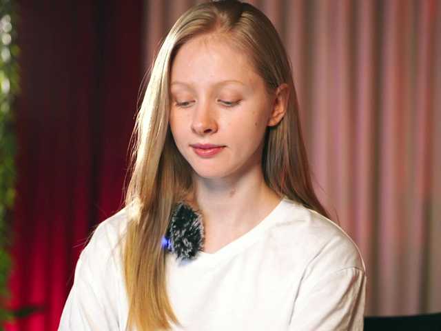 MiaVebes's BongaCams show and profile