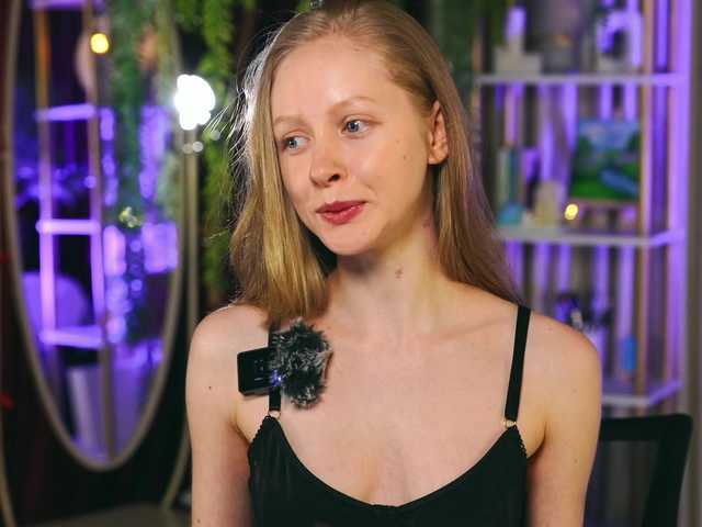 MiaVebes's BongaCams show and profile