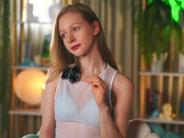 MiaVebes's BongaCams show and profile