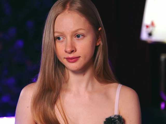 MiaVebes's BongaCams show and profile