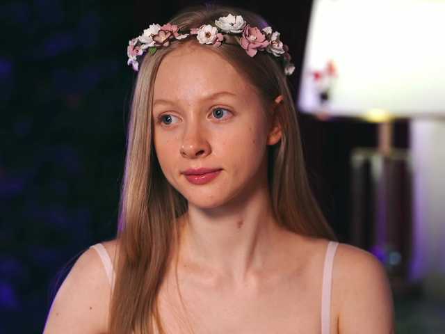 MiaVebes's BongaCams show and profile