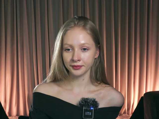 MiaVebes's BongaCams show and profile