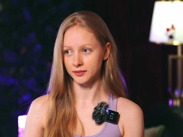 MiaVebes's BongaCams show and profile