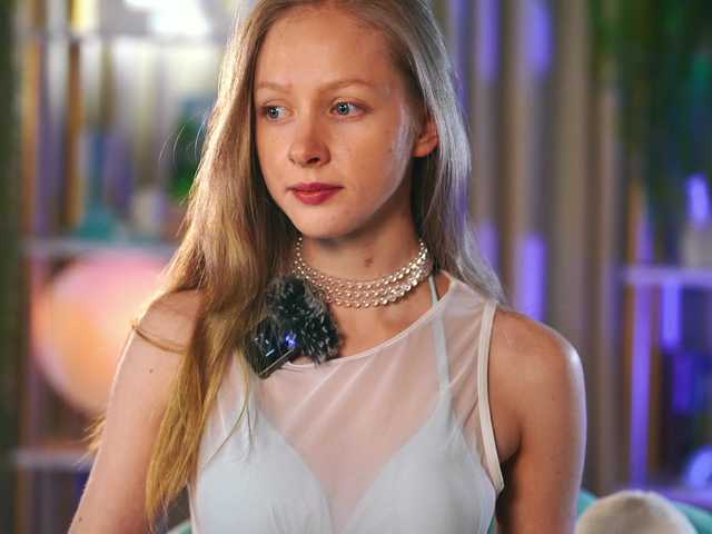 MiaVebes's BongaCams show and profile