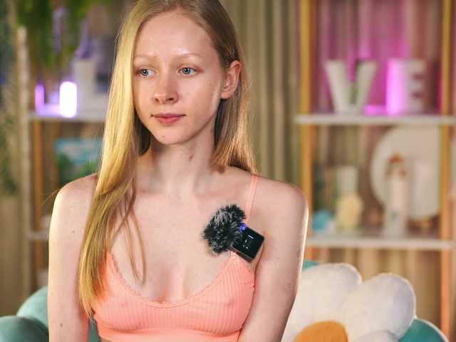 MiaVebes's BongaCams show and profile