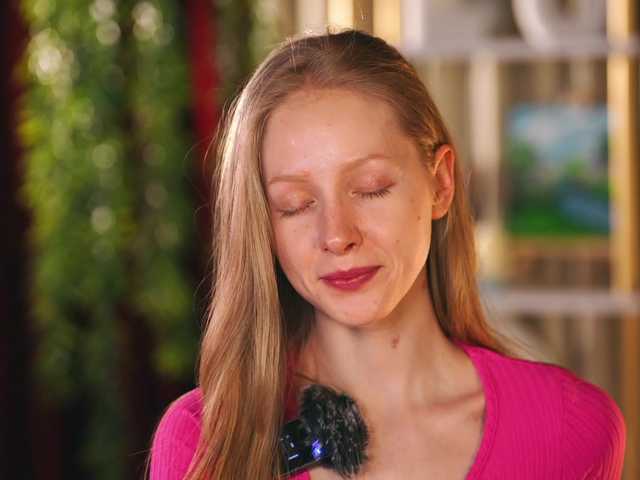 MiaVebes's BongaCams show and profile