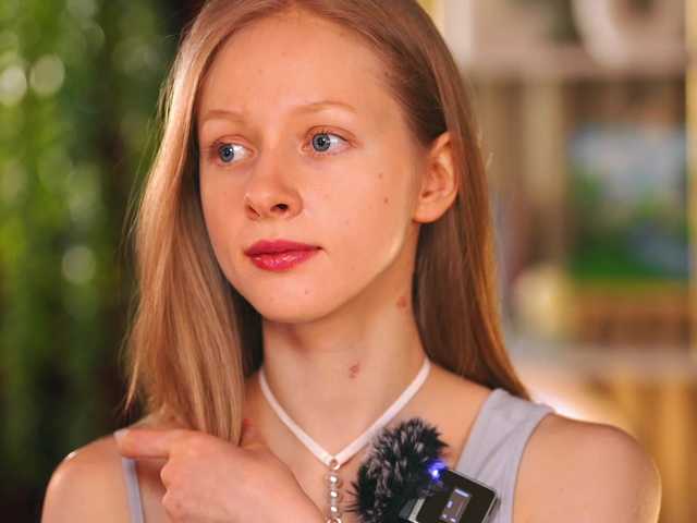 MiaVebes's BongaCams show and profile