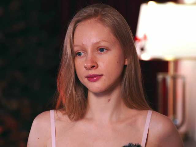 MiaVebes's BongaCams show and profile