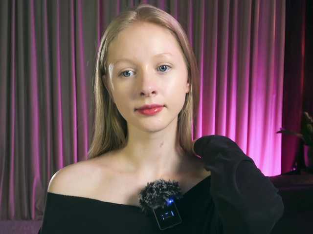 MiaVebes's BongaCams show and profile