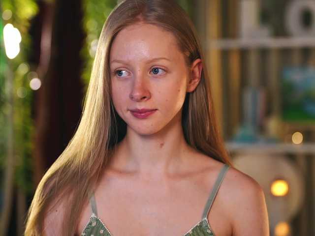 MiaVebes's BongaCams show and profile