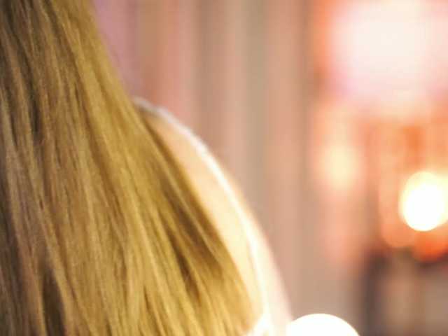 MiaVebes's BongaCams show and profile