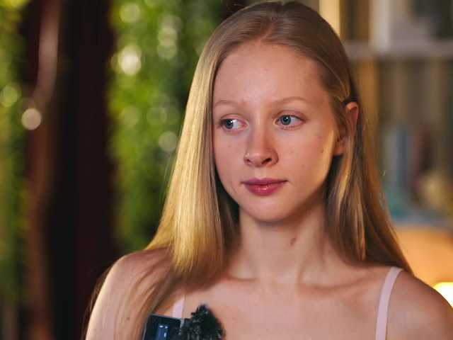 MiaVebes's BongaCams show and profile