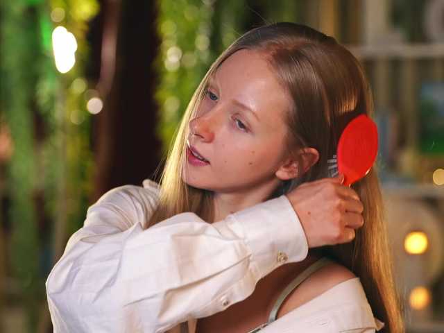 MiaVebes's BongaCams show and profile