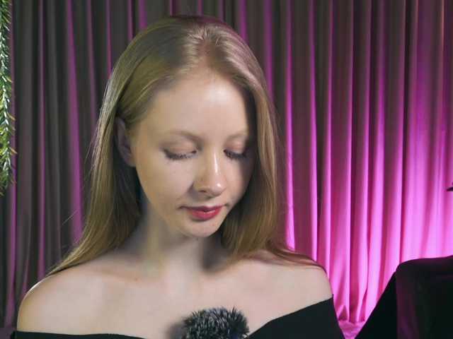 MiaVebes's BongaCams show and profile