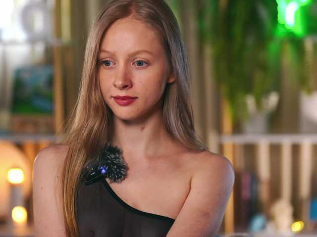 MiaVebes's BongaCams show and profile