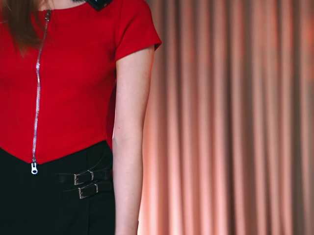 MiaVebes's BongaCams show and profile