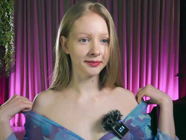 MiaVebes's BongaCams show and profile