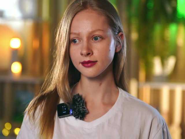 MiaVebes's BongaCams show and profile