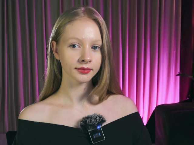 MiaVebes's BongaCams show and profile