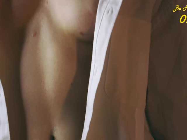 MiaVebes's BongaCams show and profile