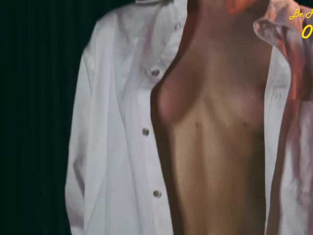 MiaVebes's BongaCams show and profile