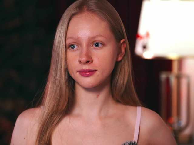 MiaVebes's BongaCams show and profile