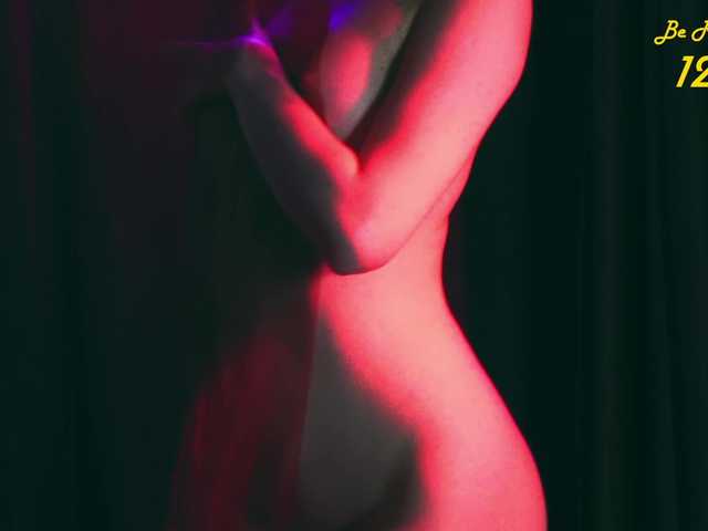 MiaVebes's BongaCams show and profile