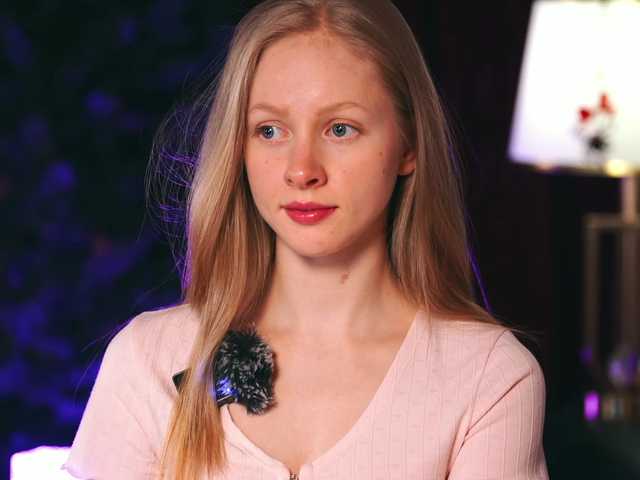 MiaVebes's BongaCams show and profile