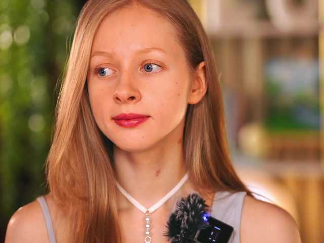 MiaVebes's BongaCams show and profile