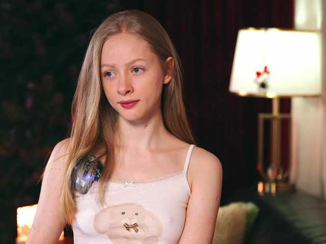 MiaVebes's BongaCams show and profile