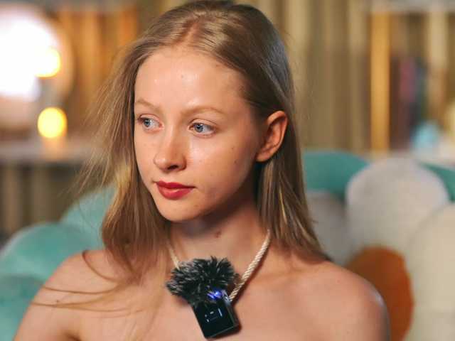 MiaVebes's BongaCams show and profile