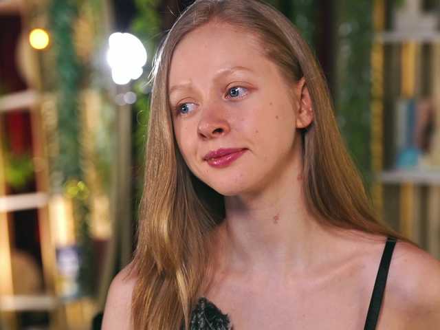 MiaVebes's BongaCams show and profile