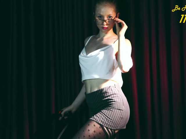 MiaVebes's BongaCams show and profile