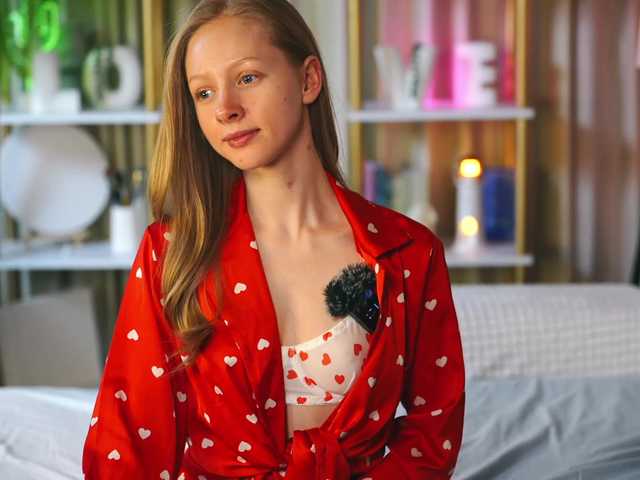 MiaVebes's BongaCams show and profile