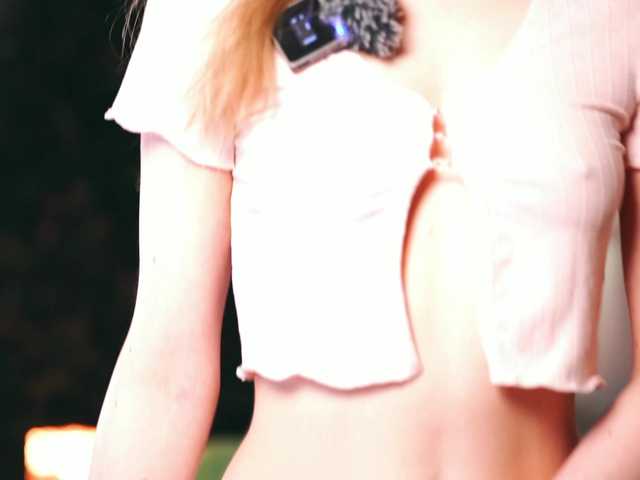 MiaVebes's BongaCams show and profile