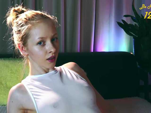 MiaVebes's BongaCams show and profile
