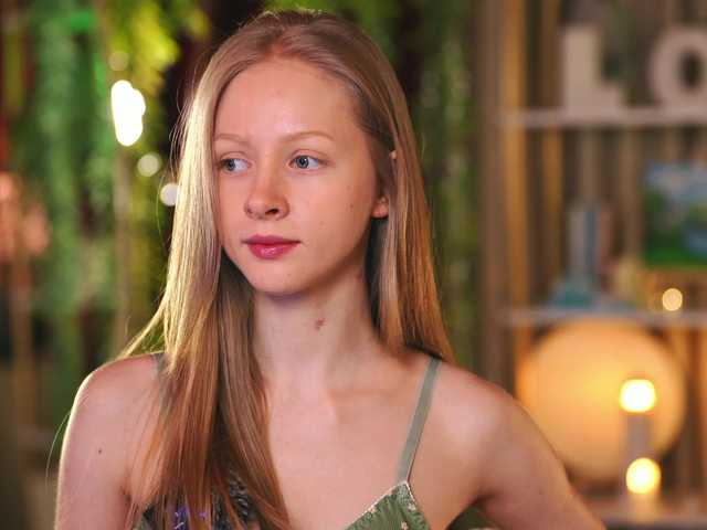 MiaVebes's BongaCams show and profile