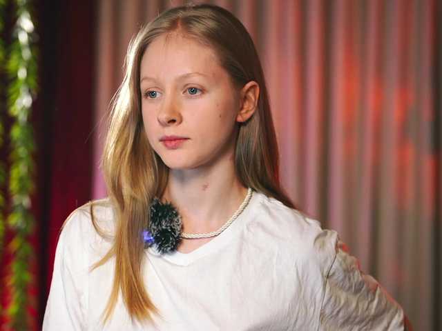 MiaVebes's BongaCams show and profile