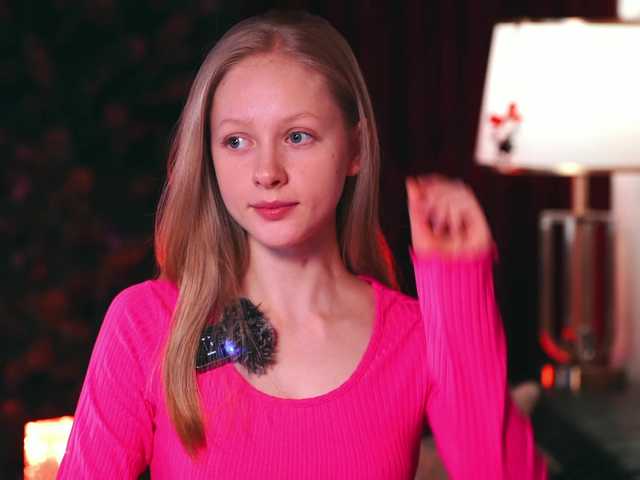 MiaVebes's BongaCams show and profile