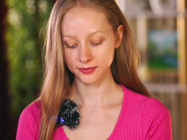 MiaVebes's BongaCams show and profile