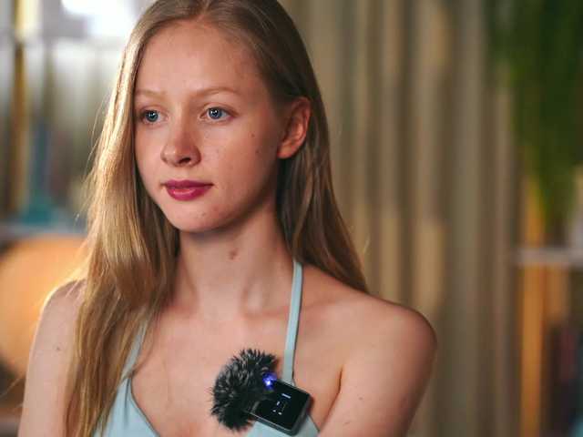 MiaVebes's BongaCams show and profile