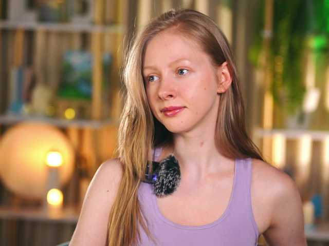 MiaVebes's BongaCams show and profile