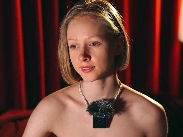 MiaVebes's BongaCams show and profile